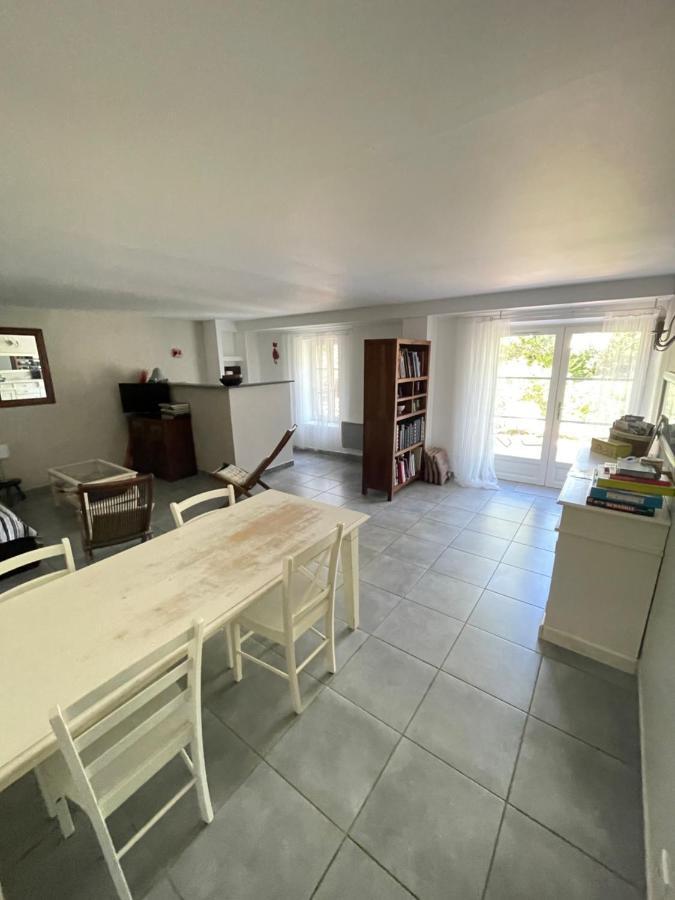 Apartment C&o *